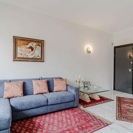 Appartement Guesthost - Sturla Cozy Flat With Private Parking *