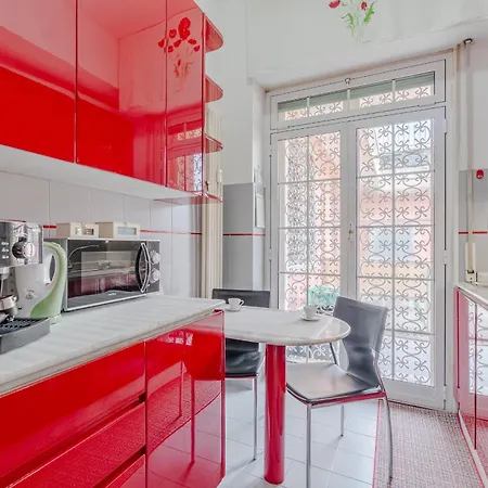 Guesthost - Sturla Cozy Flat With Private Parking