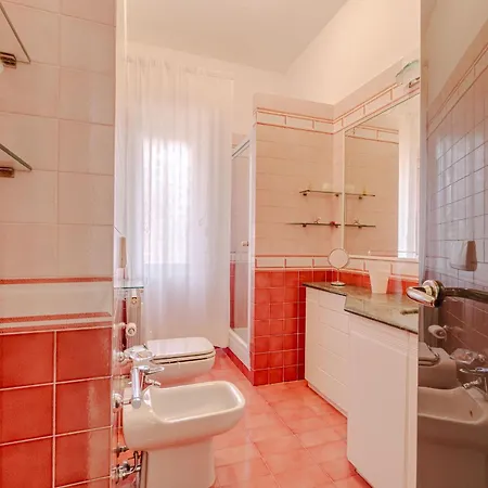 Guesthost - Sturla Cozy Flat With Private Parking Appartement *