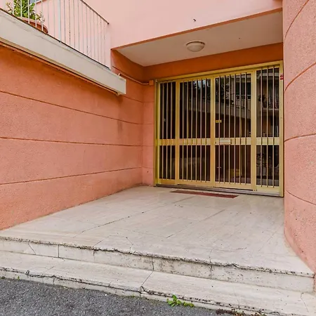 Apartment Guesthost - Sturla Cozy Flat With Private Parking *