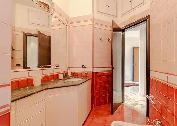 Appartement Guesthost - Sturla Cozy Flat With Private Parking *